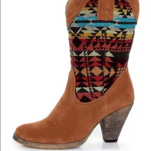 Very Volatile Vona Tan Southwest Print Cowboy Boots